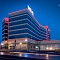Многоцветная фасадная подсветка отеля Park Inn в Нижнем Тагиле